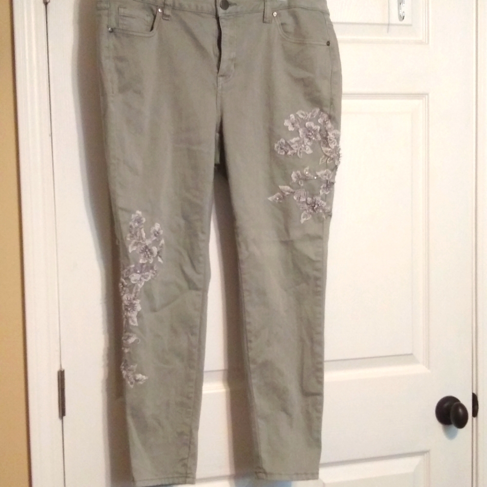 Lane Bryant gray skinny jeans with appliques size 16